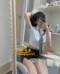 下載Gleezy搜ID：pp2263 氣質OL 身材好 雙腿纖細 口活厲害 挑逗的你不要不要的