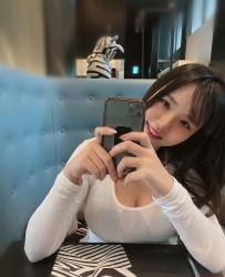 +Gleezy：av0988 爆乳沐子妹妹 陽光樂觀 喜歡看色色的片 可玩奶炮