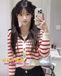 年輕學生妹 皮膚白嫩 穴穴緊緻水多賴fb750 主動熱情 很有強烈的吸引力 #讓你飢渴難耐