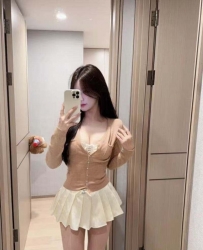 Gleezy：av0988 恩琪  165cm D奶 23歲  拉拉隊員 青春活力 奶大甜美