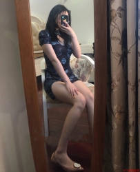 外約美女老師Gleezy：av0988 經常自己自慰看A片 想要把男女的姿勢都做一遍