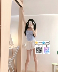 Gleezy搜：xj6669 幼齒清純學生妹 手感超讚 配上緊致的小穴就更誘人 大奶超愛又白又嫩