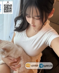 Gleezy搜：xj69520 迷人的電眼 皮膚白皙 圓潤挺俏的奶子加上勾人的鎖骨 圓潤挺俏的奶