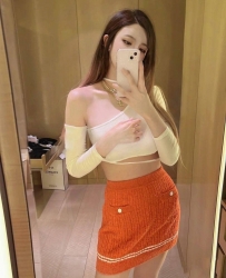 Gleezy：av0988 薇密 168 47 C 27歲  喜歡運動 長得很不錯   你想要的服務她都可以