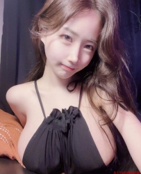 加Gleezy：k66099 装粉嫩紧致多汁鲍 淫荡迷幻叫床声 超级敏感而且容易湿