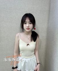 加賴fb750 清純小女友 性愛經驗少 適合老司機開發的那種 很乖很聽話 配合很好
