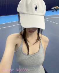 Gleezy：k66099天生皮膚白，奶子剛好一手握 會主動配合，也會撒嬌黏人