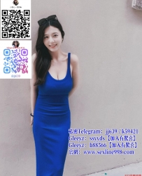 Gleezy賬號：ssyyds 新北約妹高挑的身材、修長的雙腿、飄逸的長髮，腳踩黑色高跟鞋、