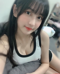臺北外約高中學生妹Gleezy：av0988 白小熊 164  47 D 23歲 很溫柔 會懂男生的需求